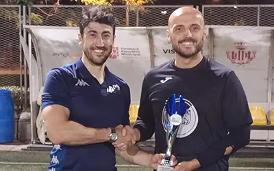 Entrega de trofeo de liga de fútbol 7
