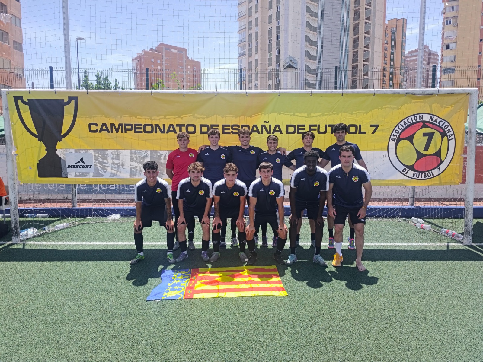 Equipo campeón de Ligas Tiki Taka representando a Valencia en el Campeonato de España de Fútbol 7 con la senyera